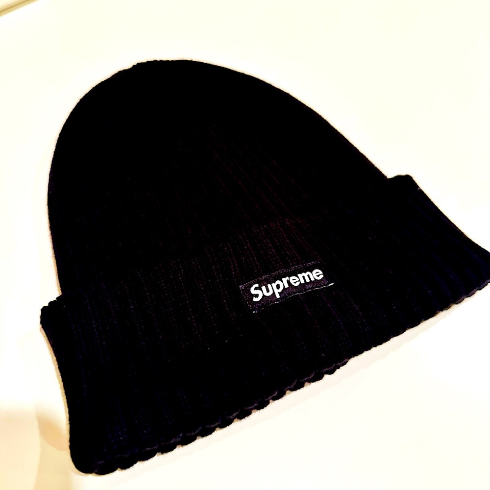 Supreme overdue beanie